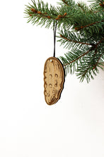 Load image into Gallery viewer, Lucca Wood Ornaments